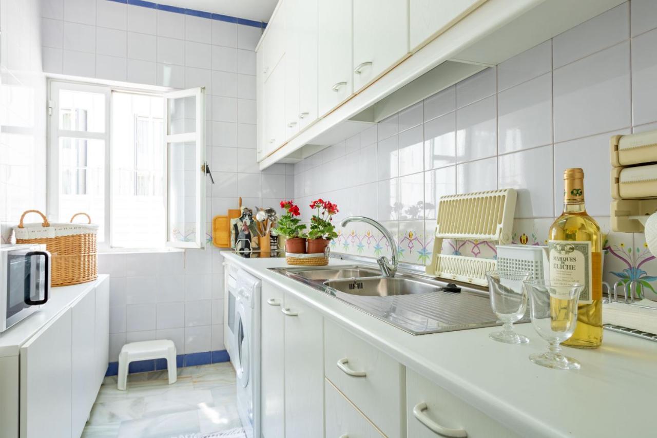 Holiday Apartment, 2 Pax, Historical Center Севилья Экстерьер фото